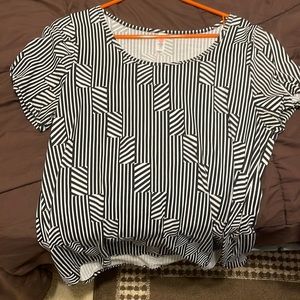 Dressy size Large short sleeve top